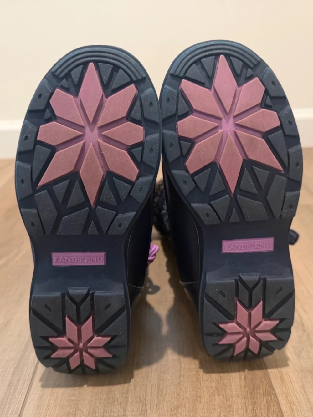 Lands’ End Girls Snow Boots Size 2M Navy Star Print Faux Fur